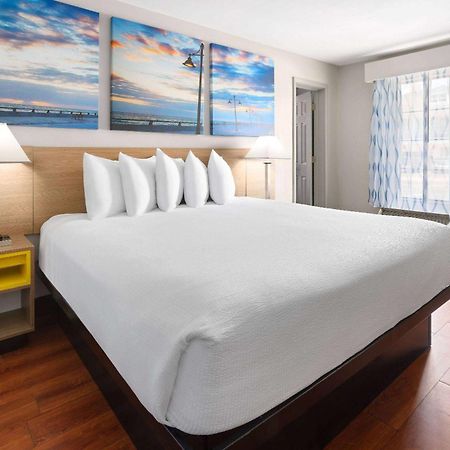 Days Inn By Wyndham Americus Bagian luar foto