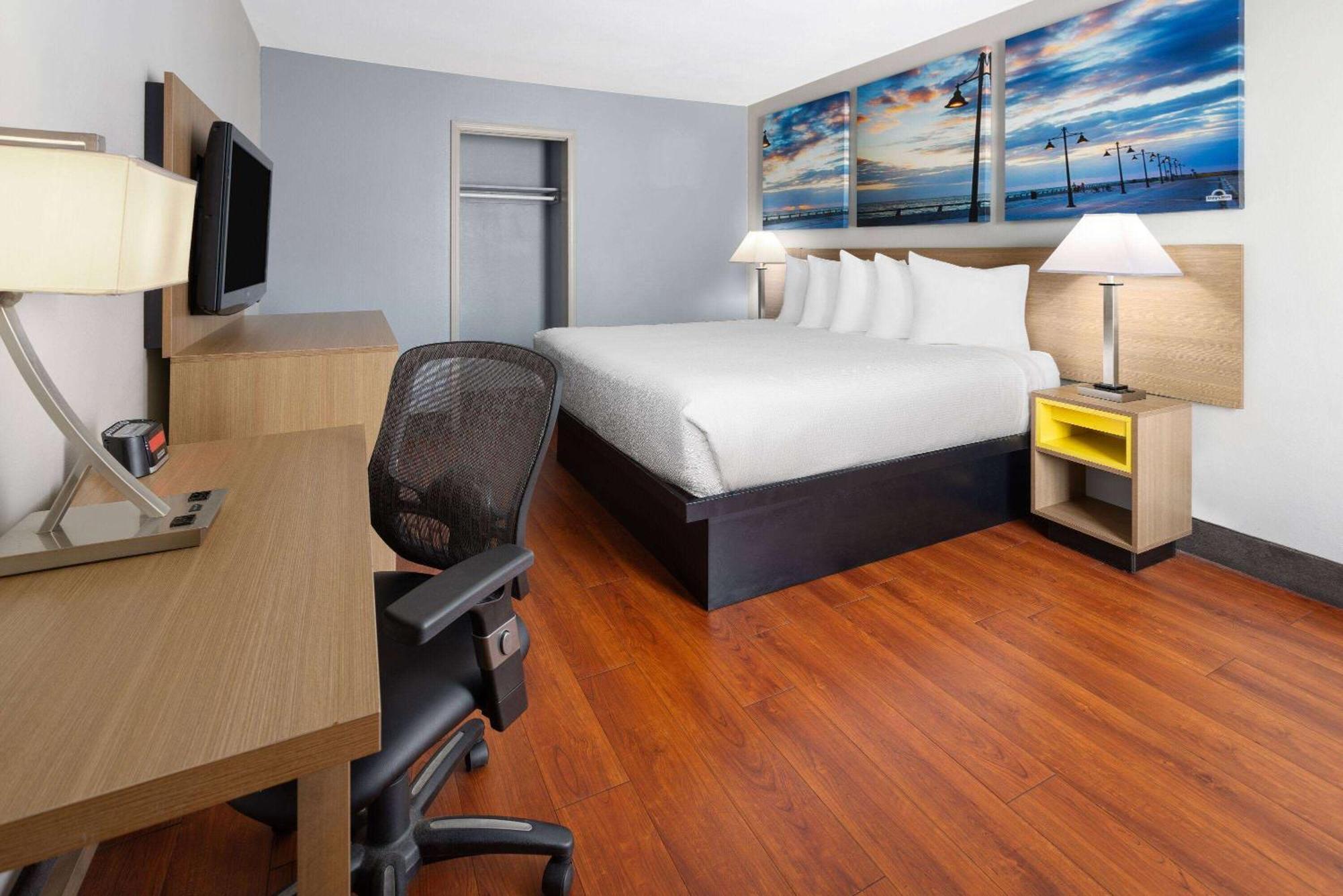 Days Inn By Wyndham Americus Bagian luar foto