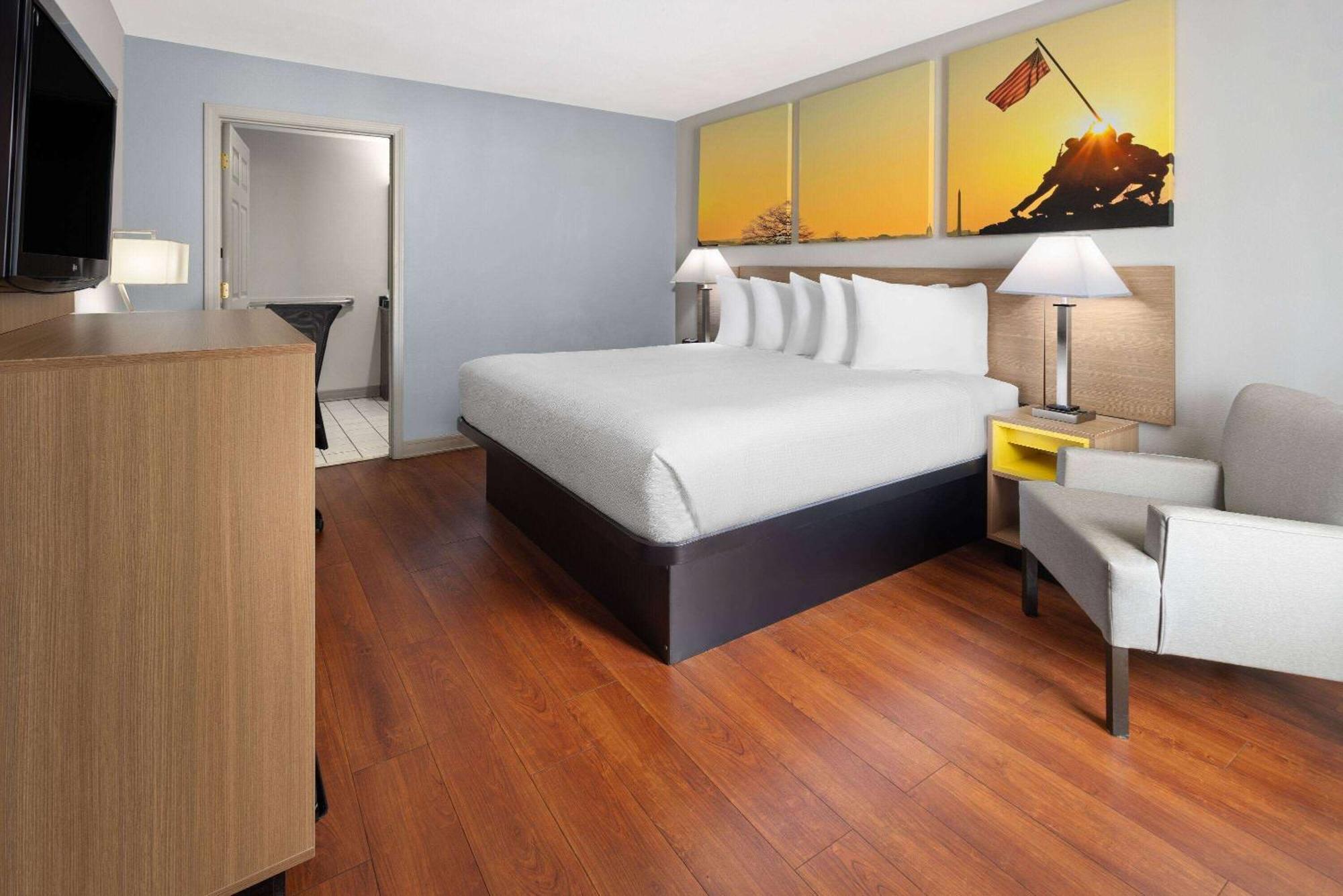 Days Inn By Wyndham Americus Bagian luar foto