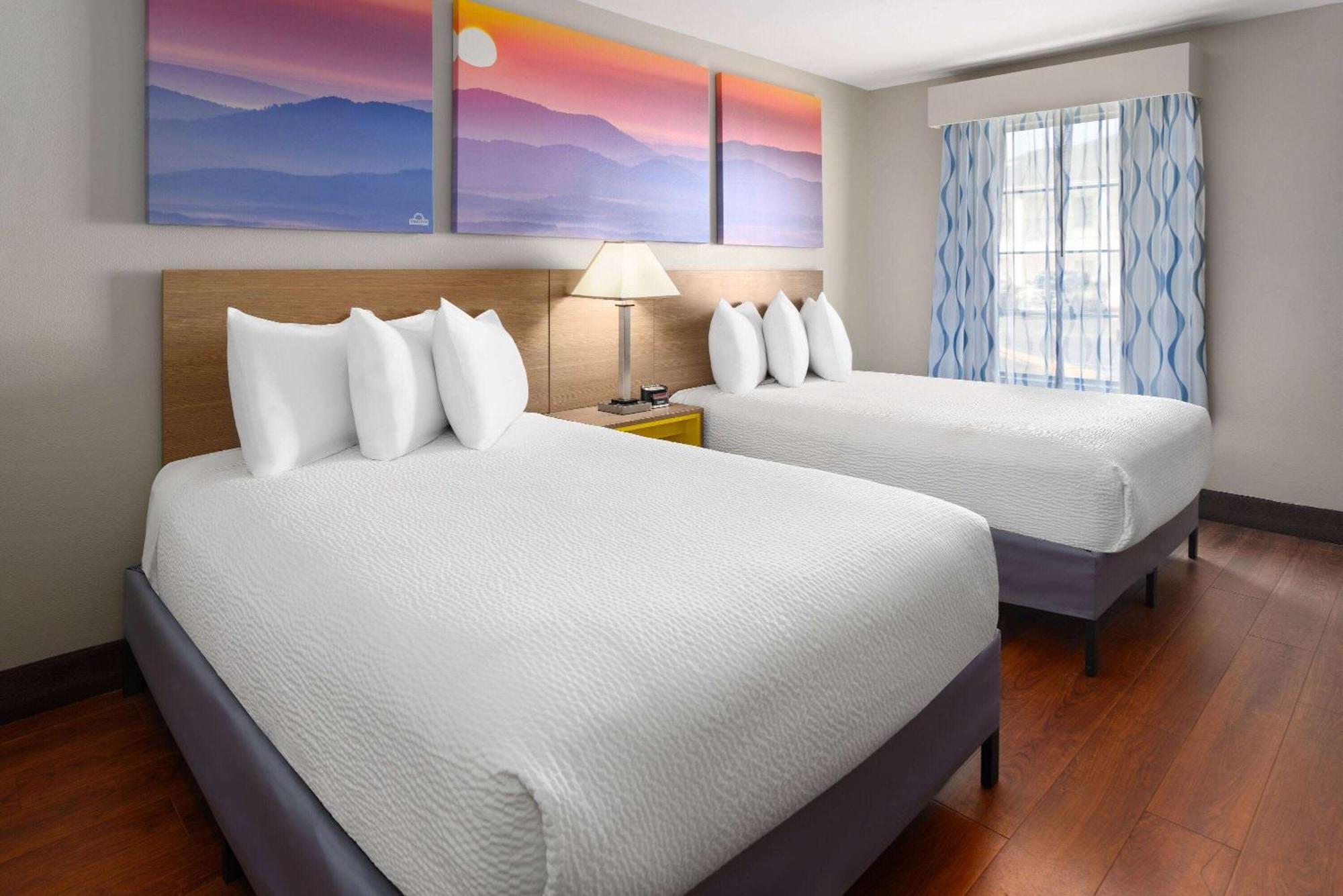Days Inn By Wyndham Americus Bagian luar foto
