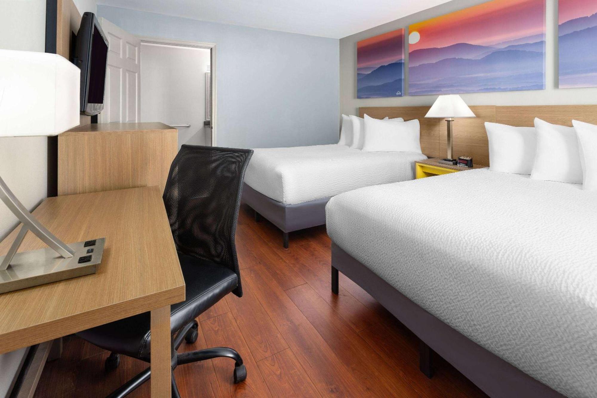 Days Inn By Wyndham Americus Bagian luar foto