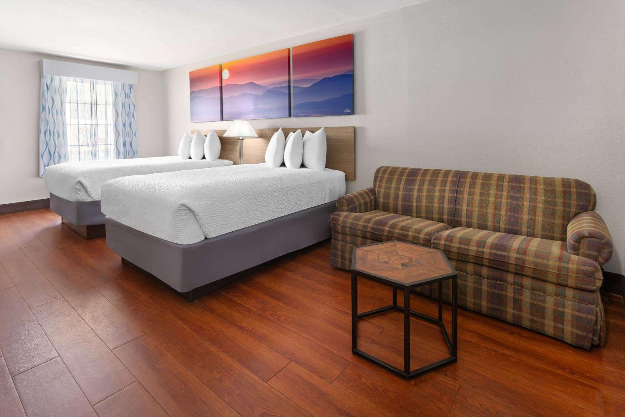 Days Inn By Wyndham Americus Bagian luar foto