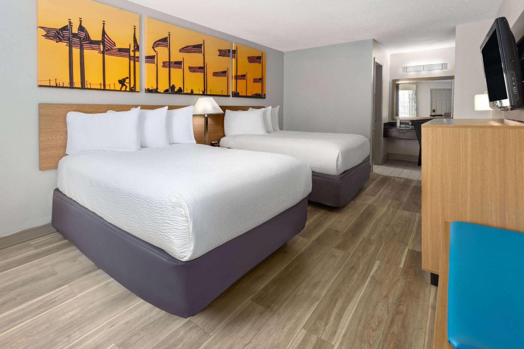 Days Inn By Wyndham Americus Bagian luar foto