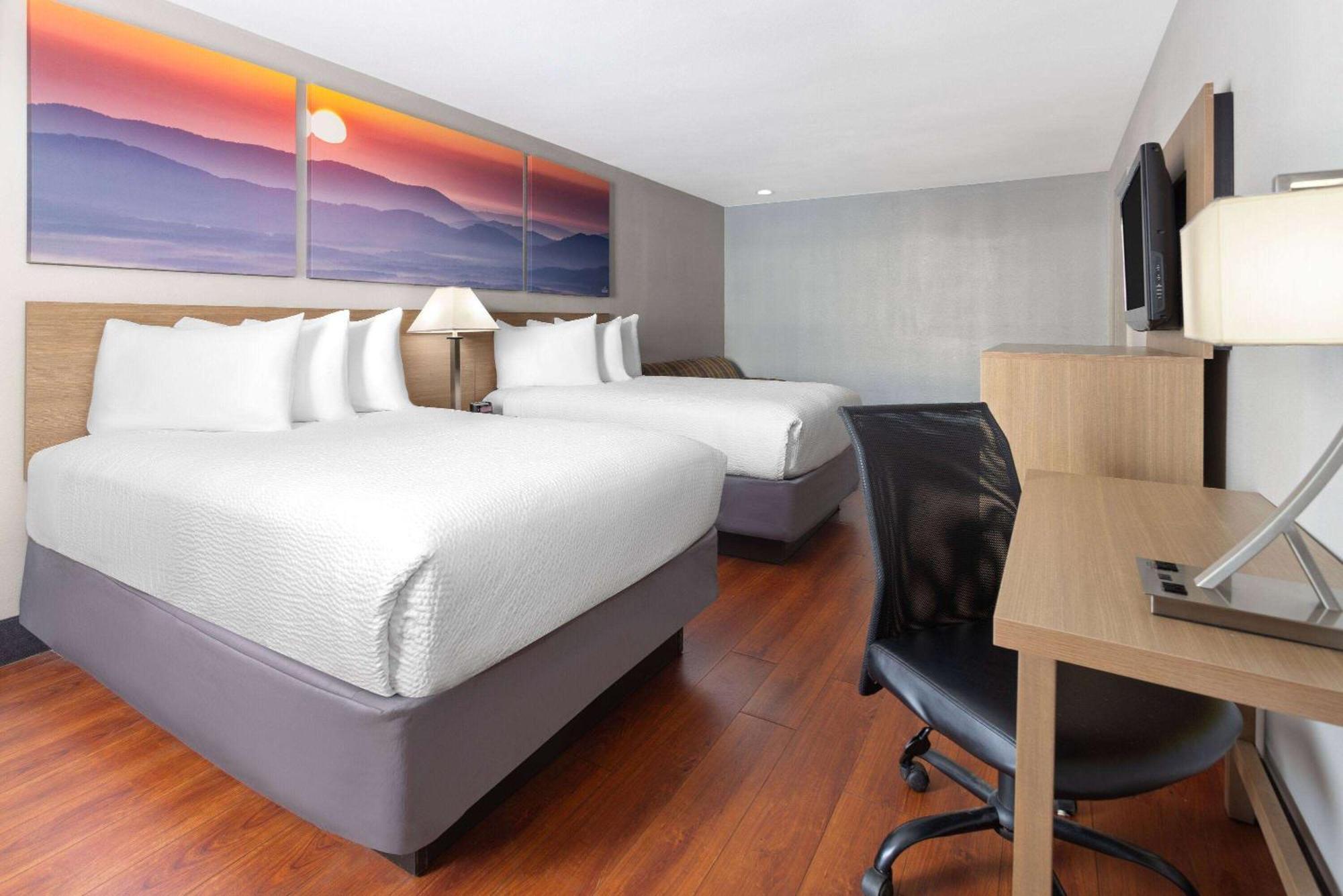 Days Inn By Wyndham Americus Bagian luar foto